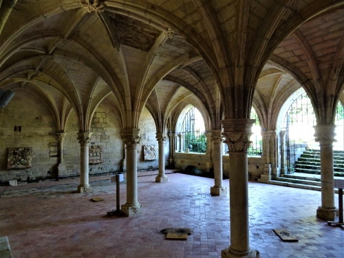 Abbaye de Fontdouce (2).JPG